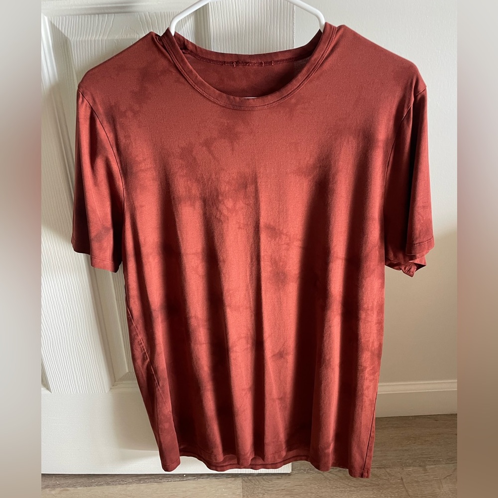 lululemon tshirt